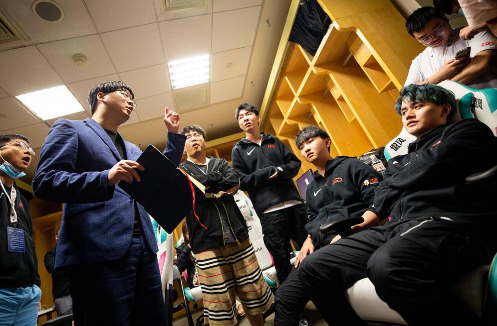 s10主题曲所向无前,s10主题曲重铸lck荣光