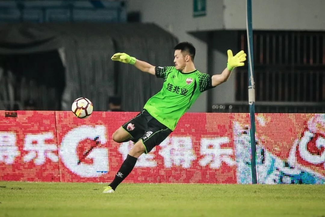 上海申花留洋巴西的球员名单,曾经在上海申花踢球的巴西球员