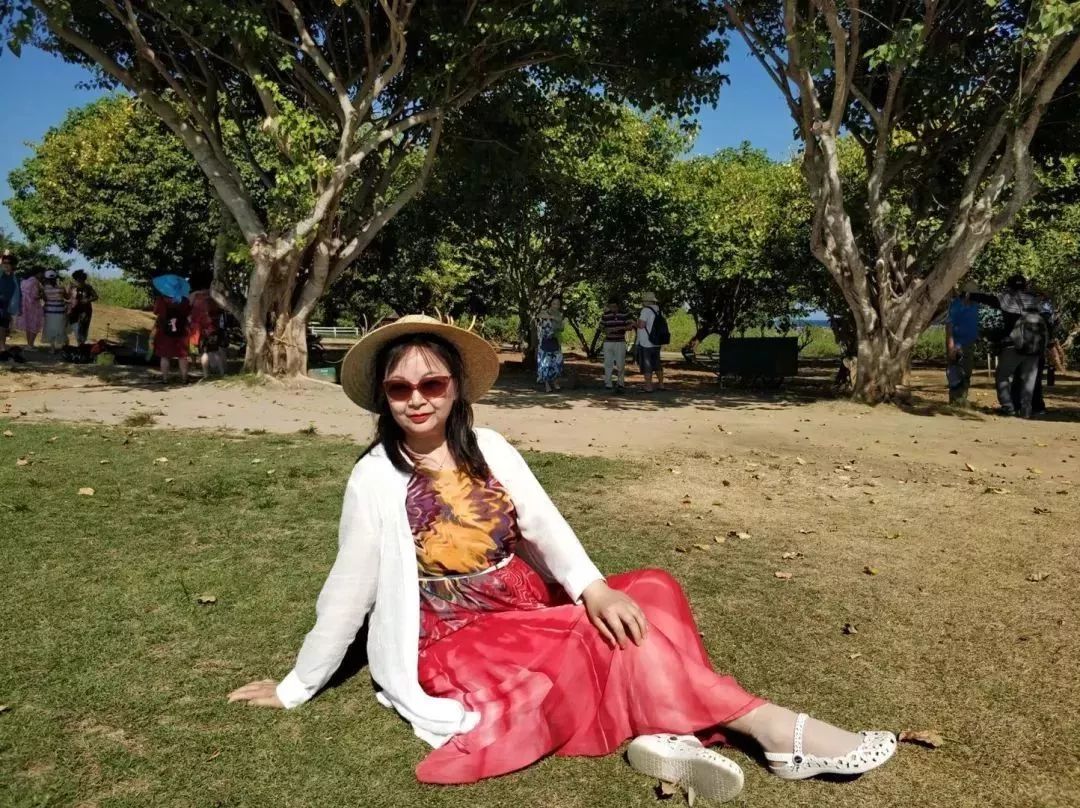 中国大妈拍照十大姿势抖音,中国大妈丝巾拍照姿势