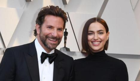 伊莲娜带孩子出街,伊莲娜穿母女装