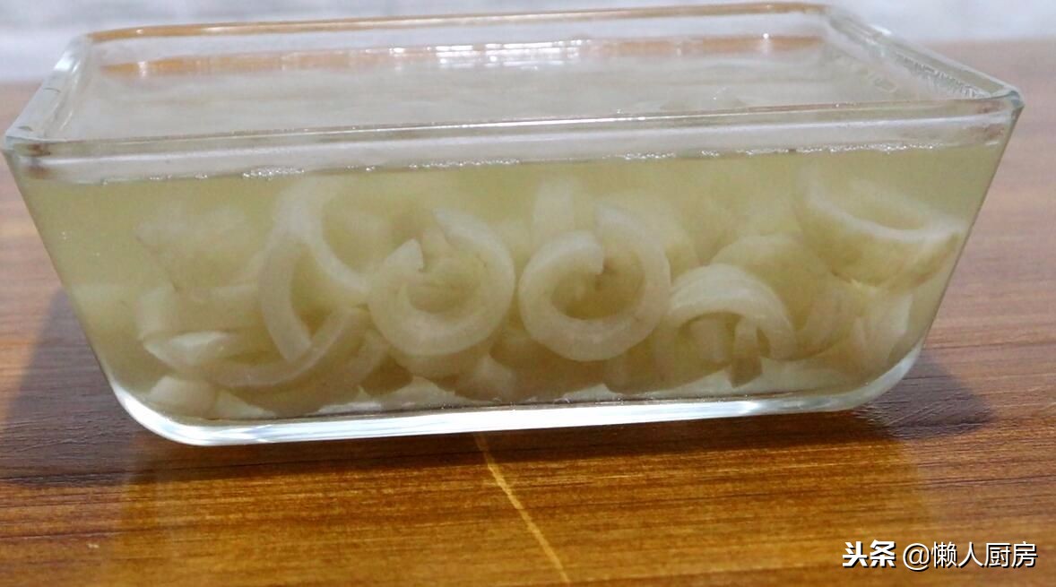 水晶皮冻的正确方法,水晶猪皮清冻的做法