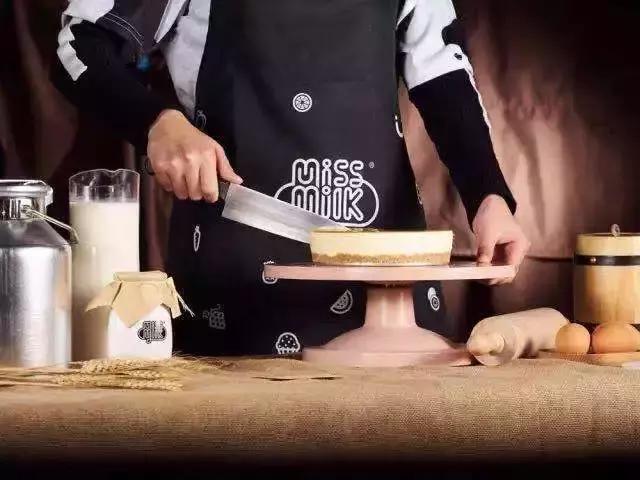 尝一口甜酸奶,尝一口酸奶