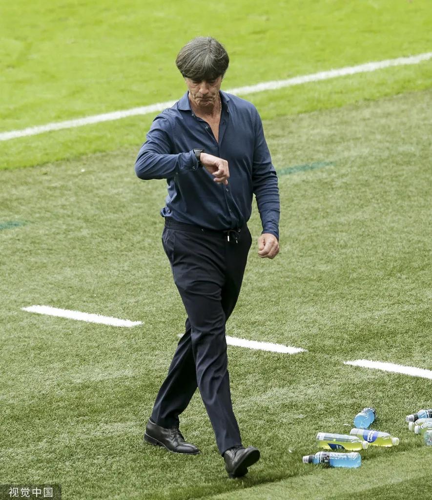 足球变成了22个人散步,最后英格兰闷死德国的运动