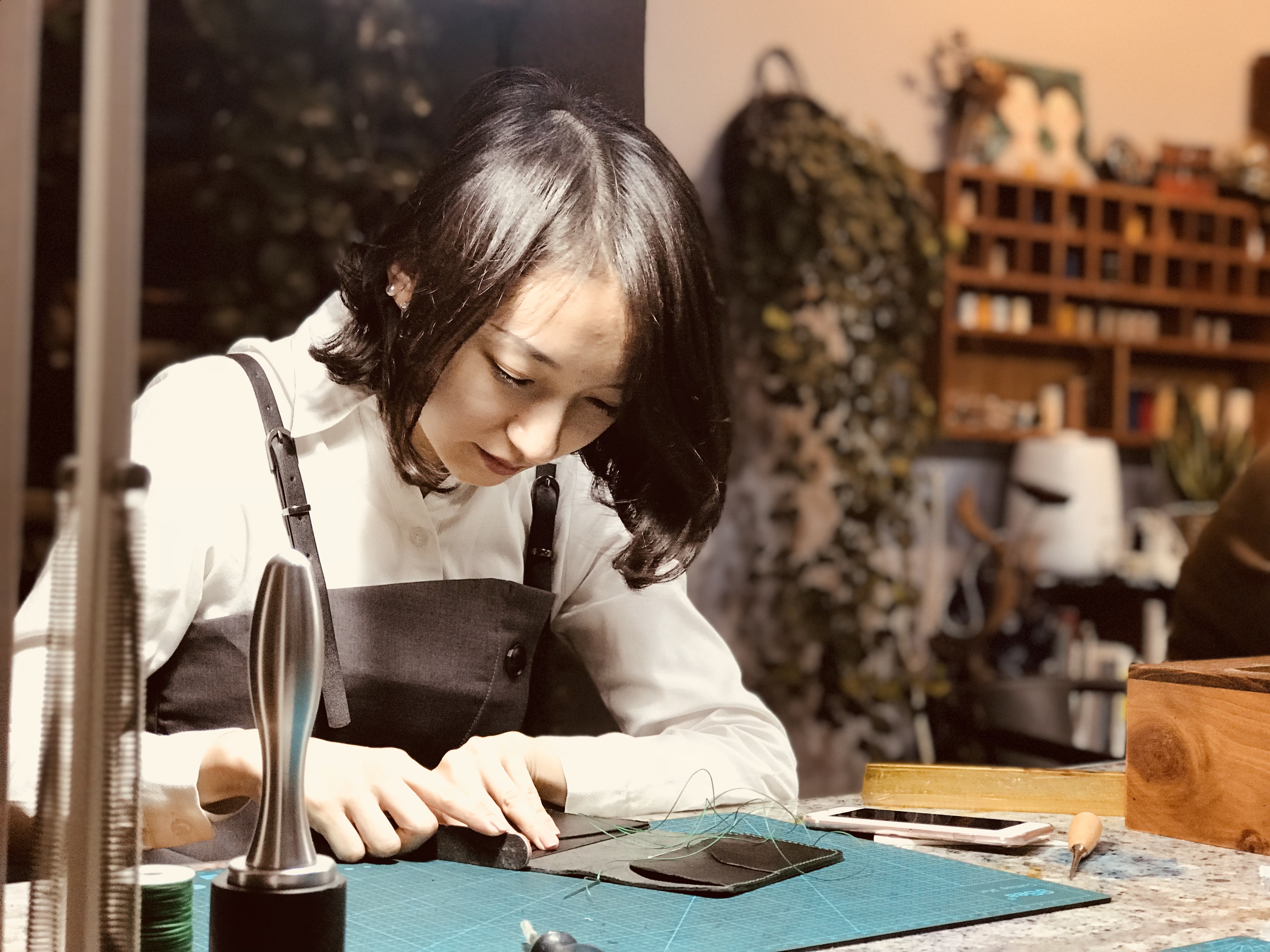 开手工皮具DIY店需要学习哪些内容：汐迟工坊开店创业班介绍