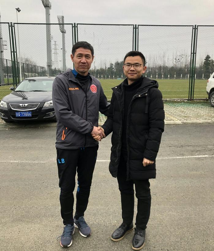 新川足签身价75万欧巴西射手复制马麦罗奇迹？老板：今年活下去！