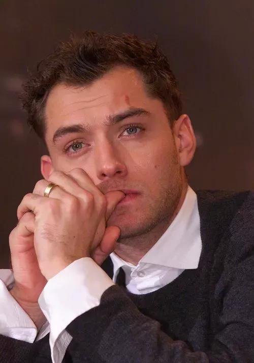 小贝为何剃光头,贝克汉姆的头秃