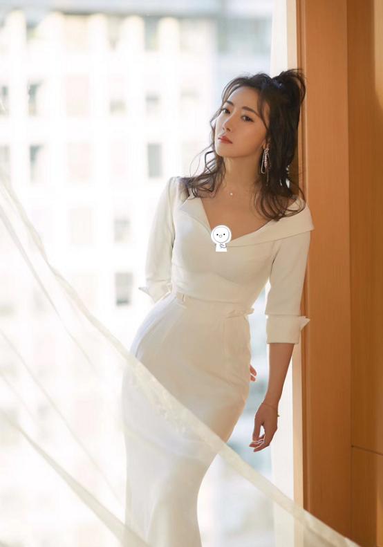 陈紫函身材也太嫩了吧，穿衣显“肉”，比例好的让人羡慕