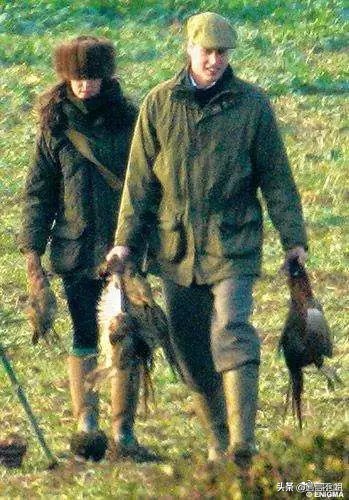 英国女王正式宣布拒绝皮草，愿世间没有血淋淋的时尚