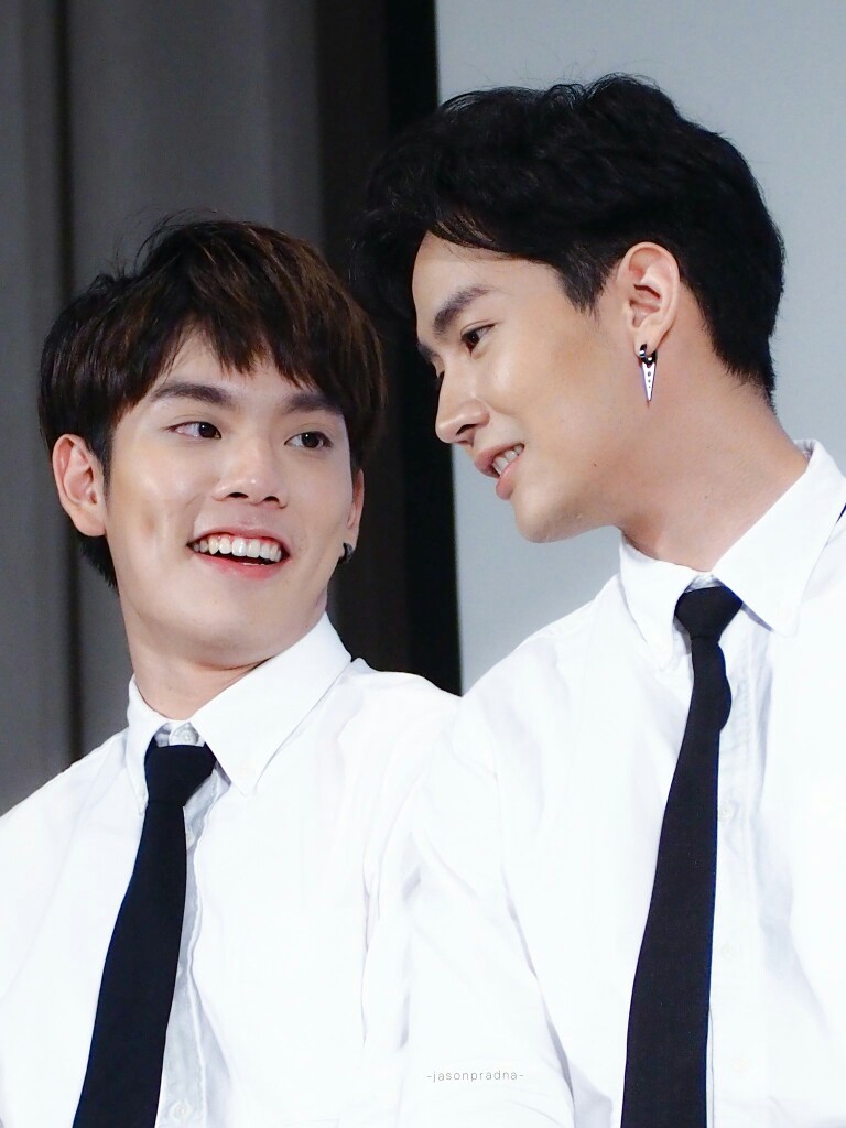 他泰让人一眼万年的外观：妞的鼻尖痣泡芙的笑眼文总的手