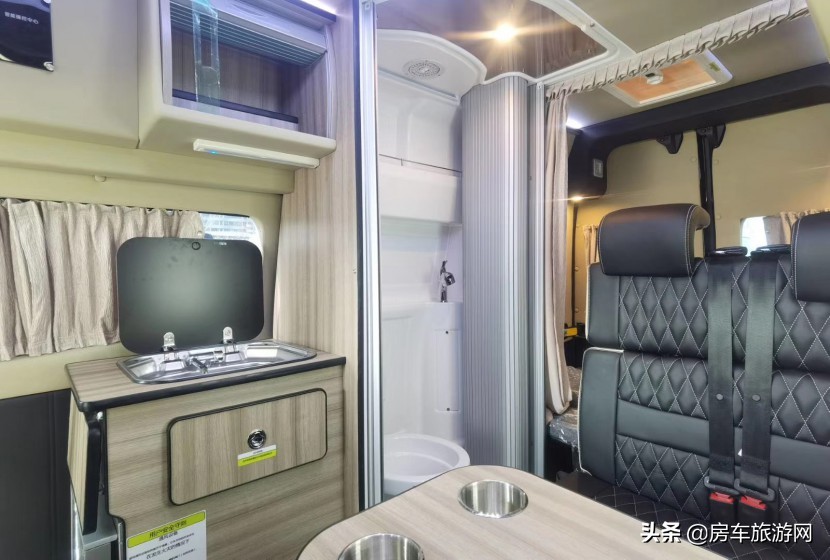 福客特进口福特商旅房车,福客特四驱越野商务单人房车