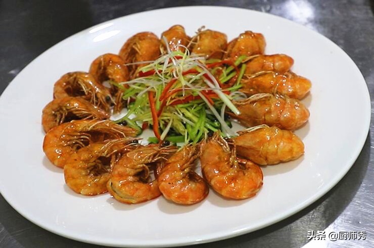 大虾怎么做虾仁软乎乎的不硬,好吃的大虾虾肉非常的紧致有营养