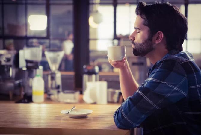 美好的一天从清晨一杯咖啡开始,美好的一天从一杯苦咖啡开始吧