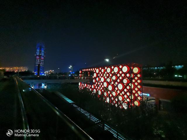 荣耀热门五款机型拍照对比：分别是Play4T/X10/30S/30/30Pro