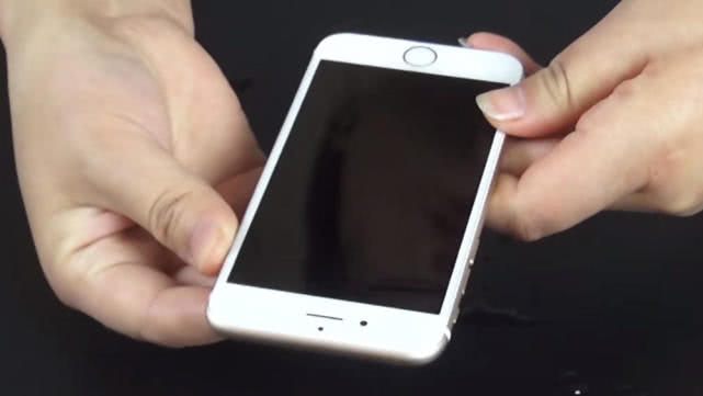 如果手机一不小心掉水里怎么办,小妙招手机掉水里了正确处理方法