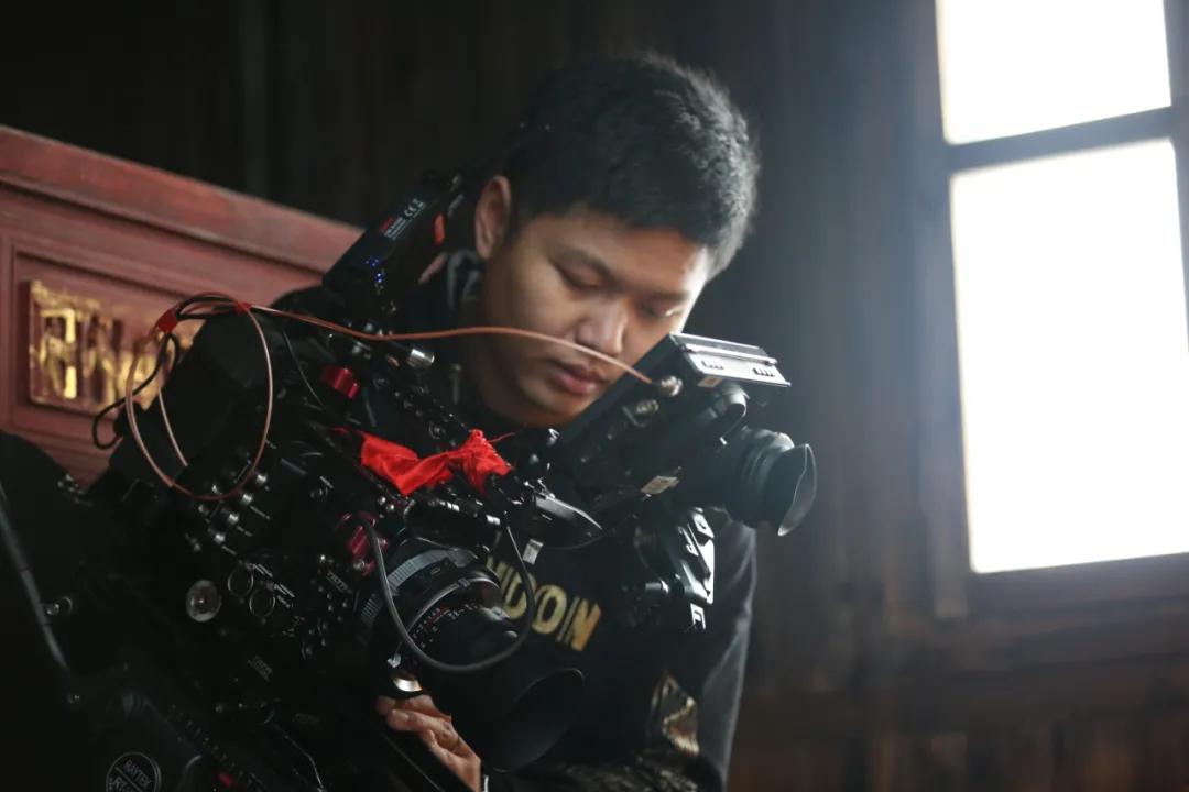 退役后，他成了一名电影导演