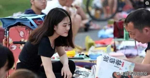 现在冬季摆地摊卖什么产品最赚钱,冬季摆地摊什么产品比较好卖