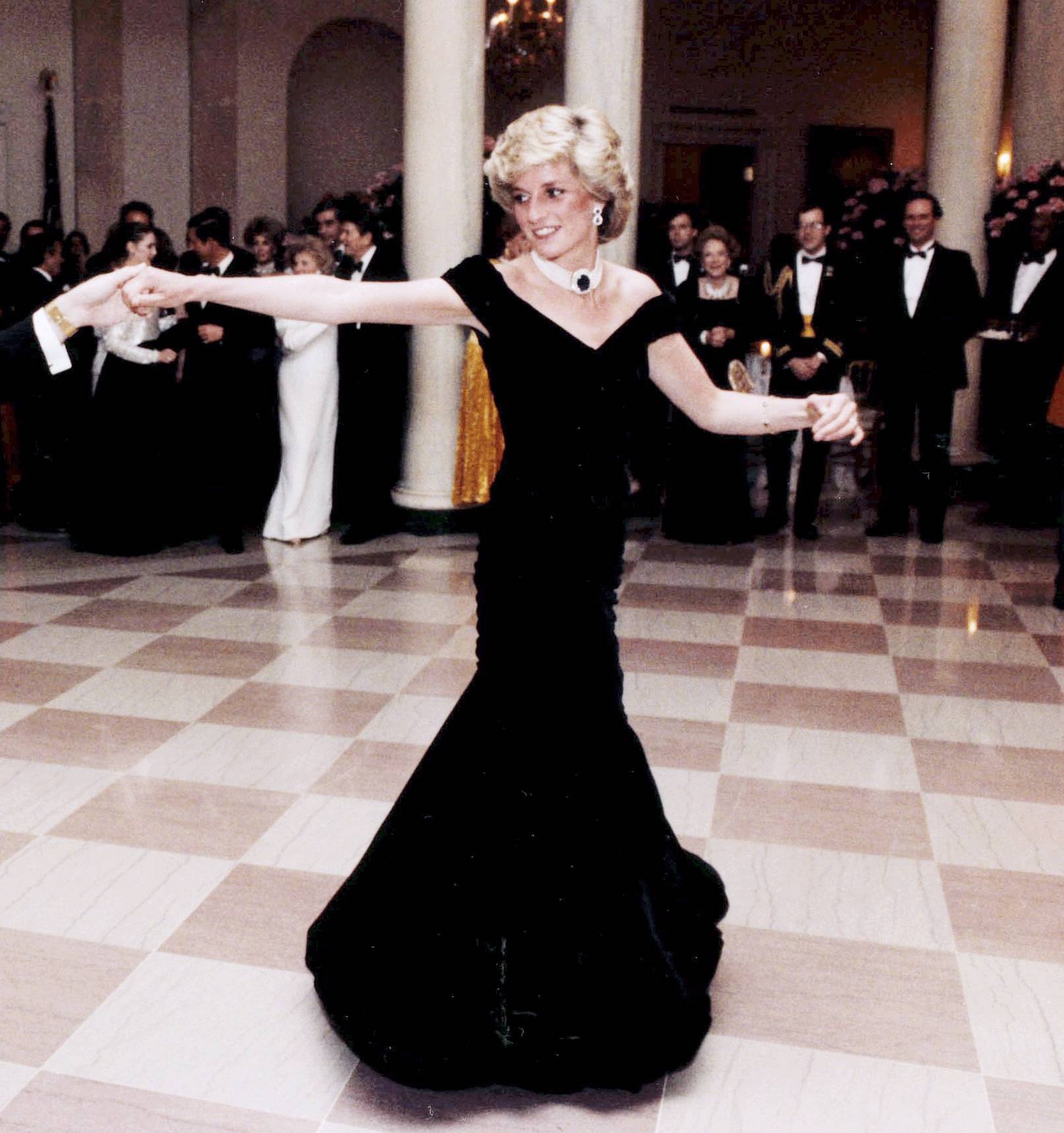 戴安娜王妃传奇一生,戴安娜王妃永远不会被人忘记