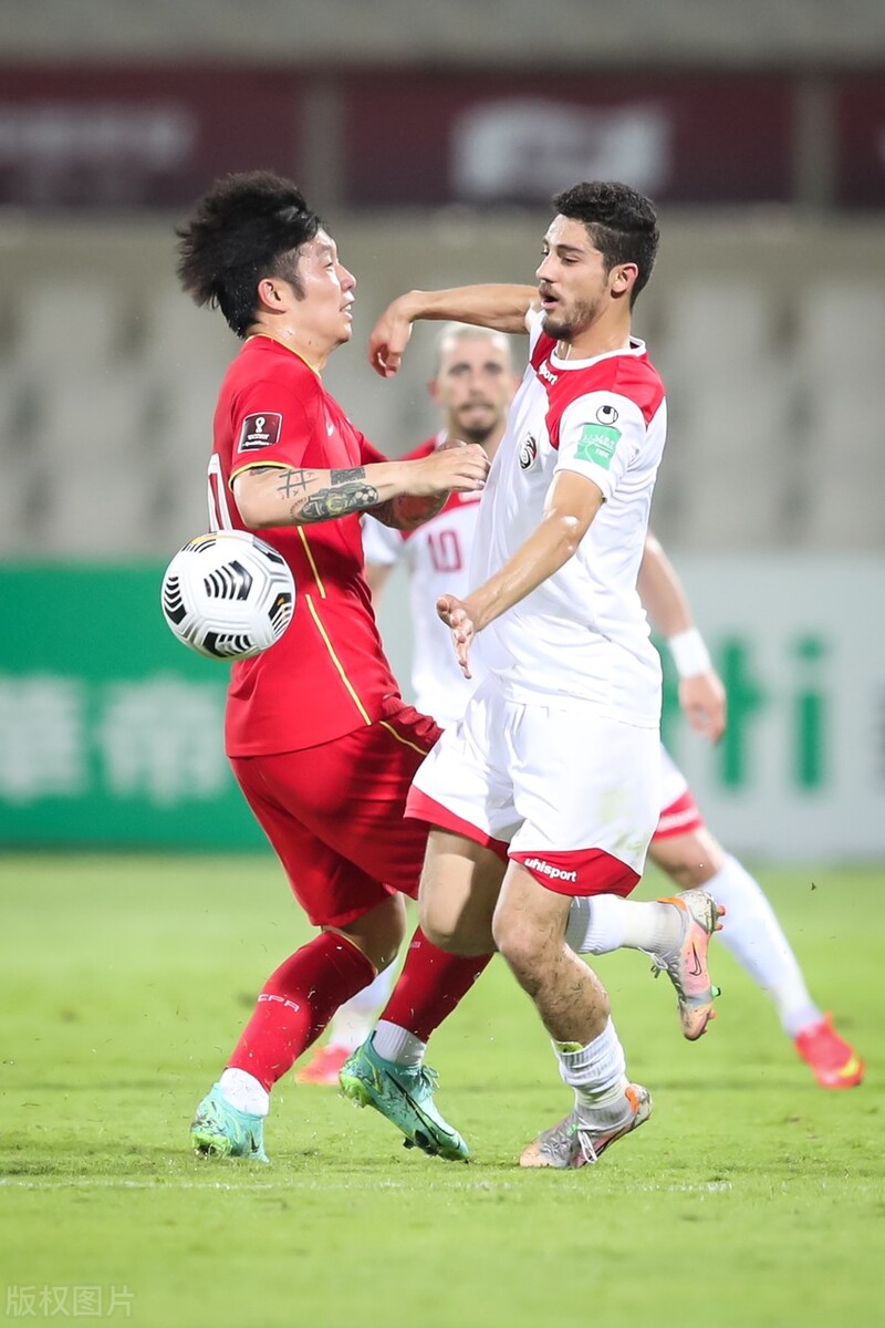 442阵型变352,世界杯预选赛国足442