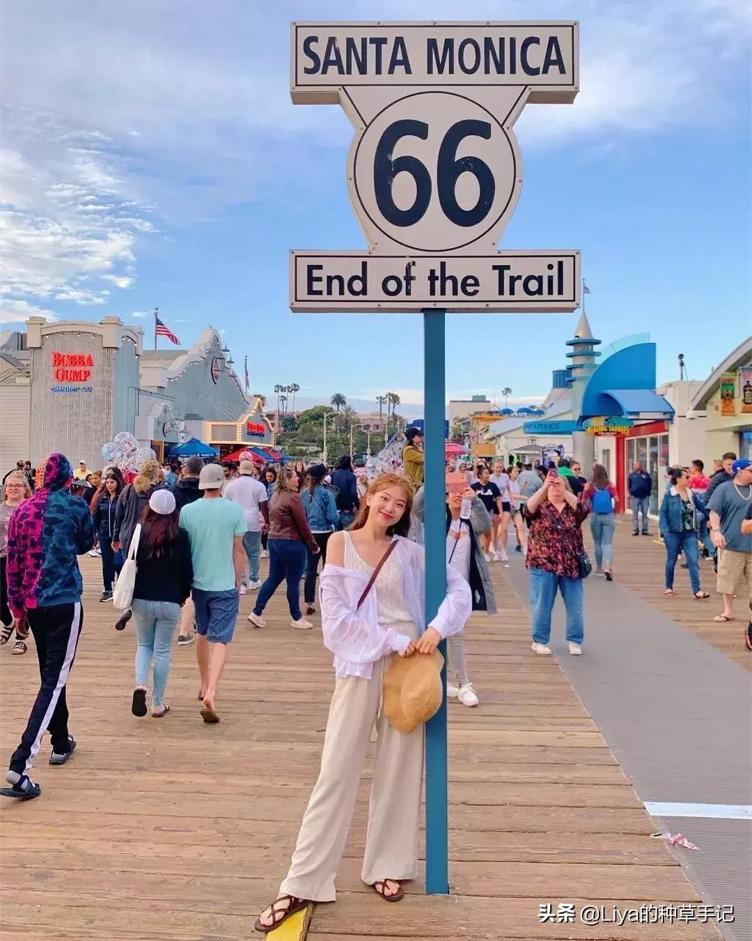 2019小白裤这样穿时髦优雅又简单,2019流行的小黑裤