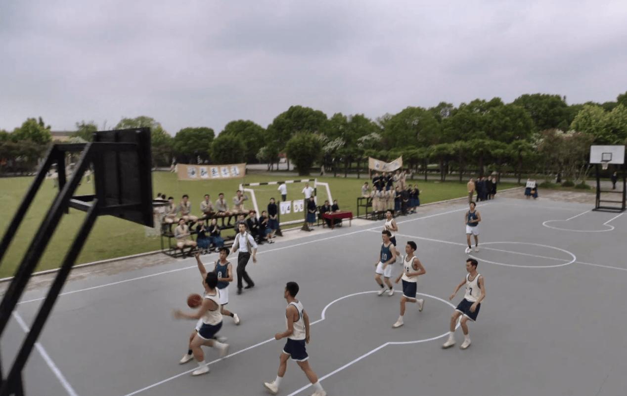 《叛逆者》那些严谨到令人惊叹的细节，昂列、篮球、驳壳枪