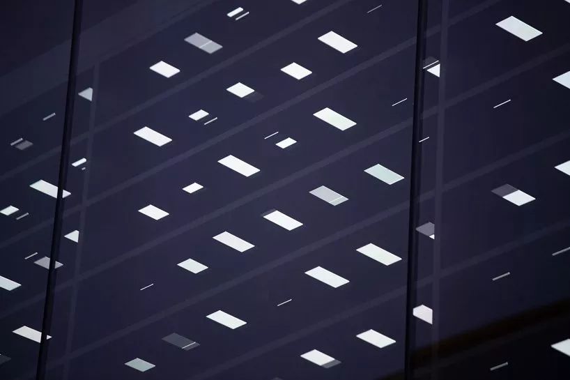 用1000+部Galaxy装饰外墙，东京的这家三星商店有点厉害