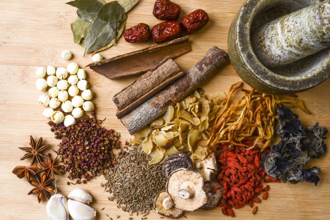 肛周湿疹是由脾湿引起的吗,肛周湿热引起的湿疹症状