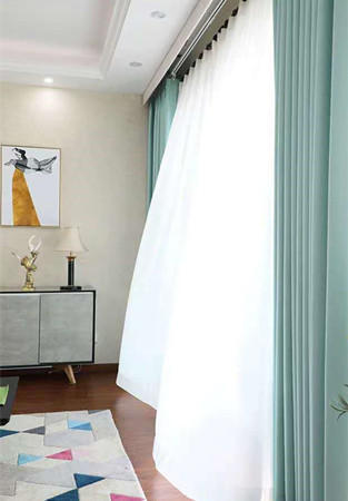 窗帘网上买还是实体店比较好,窗帘买套餐划算吗