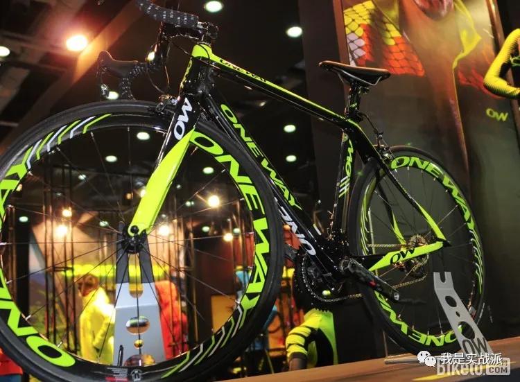 始祖鸟冲锋衣betalt和alphasv怎么选,始祖鸟冲锋衣alphasv6代黑金和蓝色