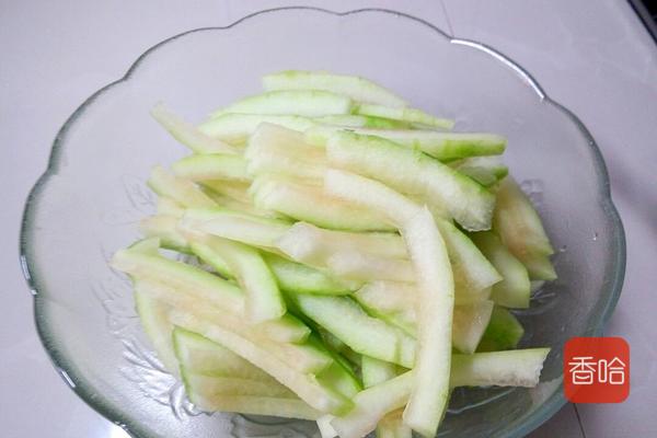 西瓜皮不炒可以做什么,西瓜皮不扔有什么用