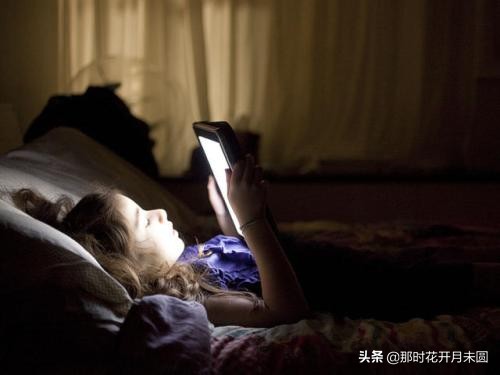 手机重度依赖者的危害,手机重度依赖症图片