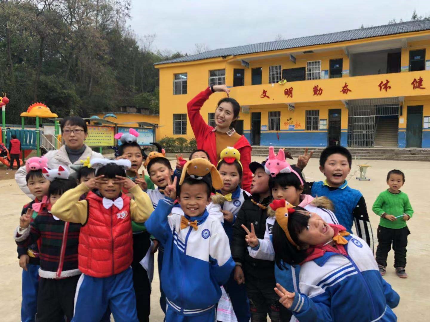 用爱浇灌花朵用心呵护成长,用爱浇灌你成长