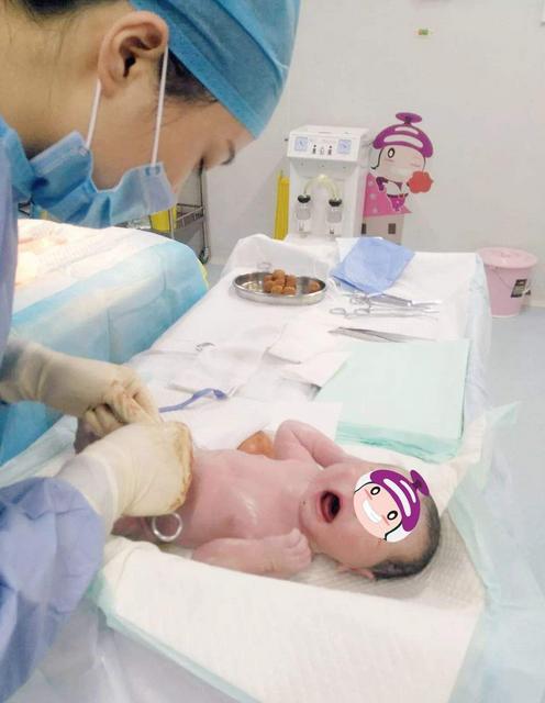 胎儿自然分娩有什么预兆,临产翻胎的正确方法