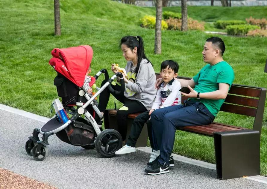 唐城墙遗址公园9区美景视频,西安电子正街的唐城墙遗址公园