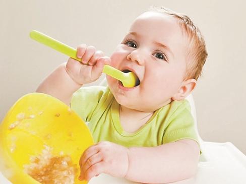 宝宝不吃辅食怎么办？育儿嫂教您15个妙招，肯定能用上