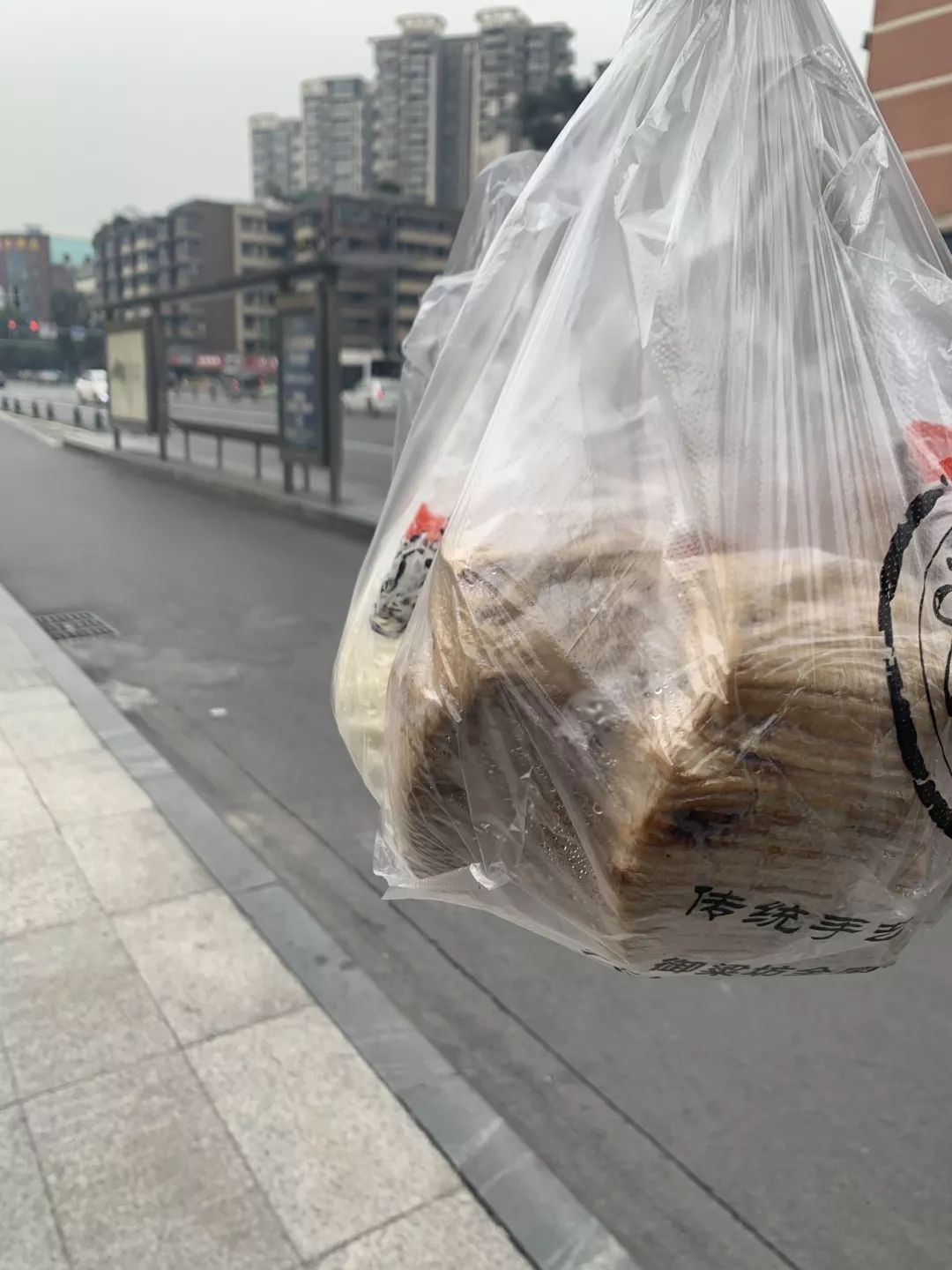 瑞思拜,为红糖馒头排队两小时的成都人