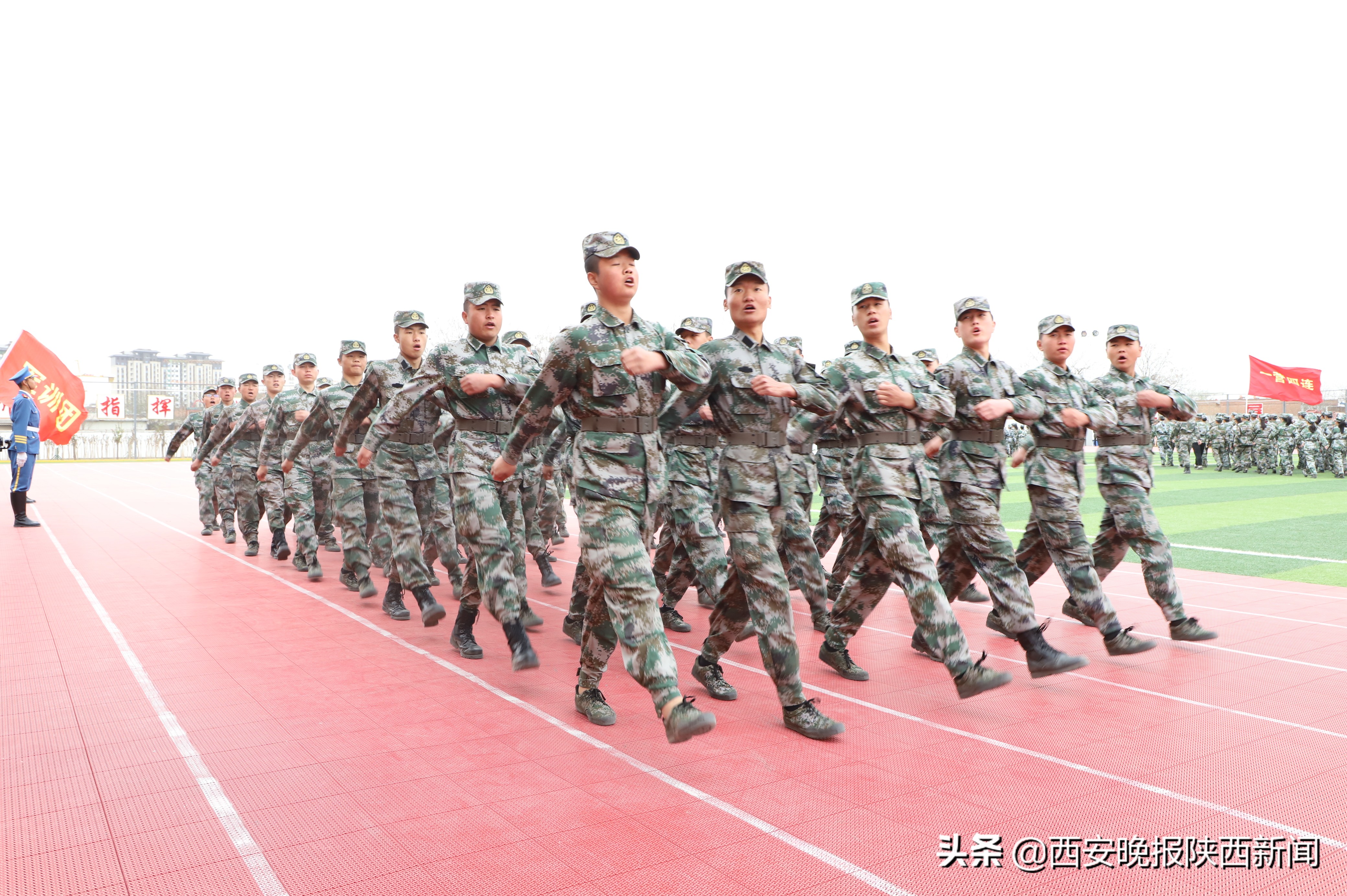 西安轨道交通学校2017军训视频,西安铁道技师学院军训视频