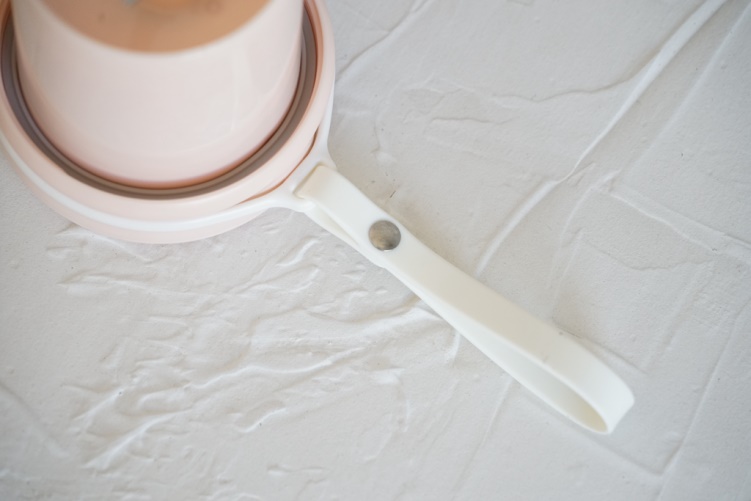 能随身携带的鲜榨果汁机，仅售百元，40秒完成一杯鲜榨果汁