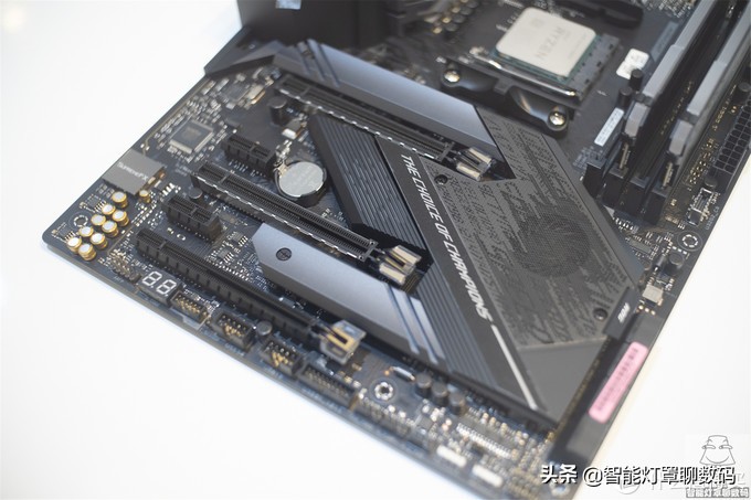 机箱直插和竖装显卡哪个温度高,机箱显卡横放竖放哪个散热好