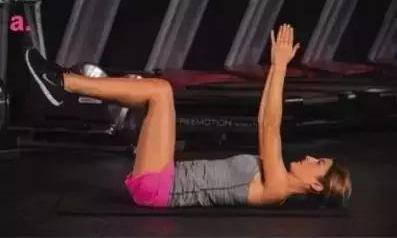 产后肚皮像橘子皮一样,产后肚子圆圆的像个球