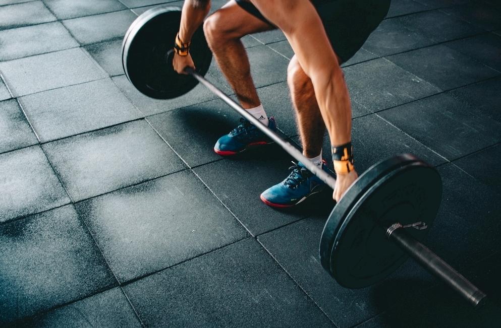 健身时衣服怎么选,健身穿的衣服怎么选男