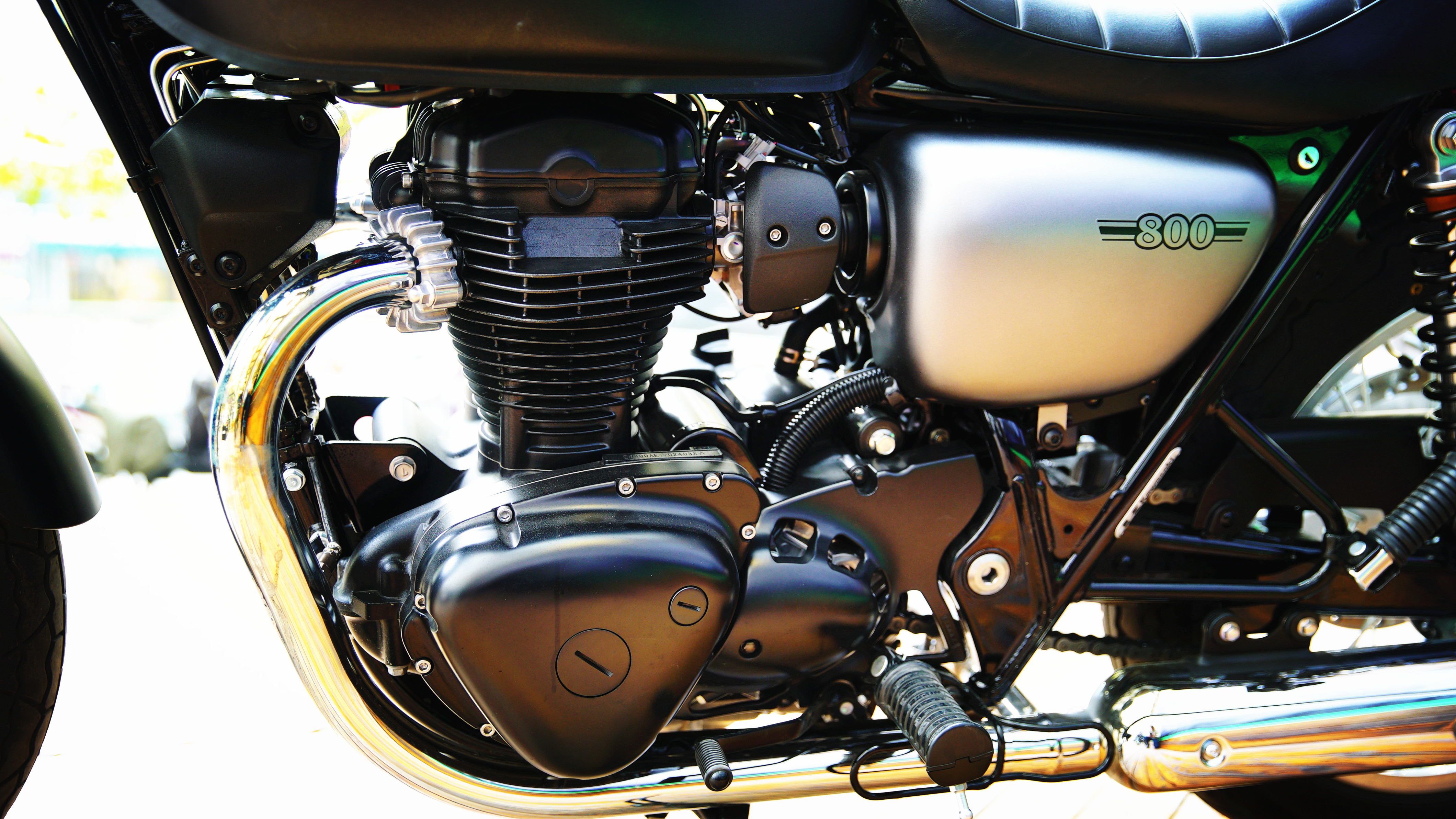 川崎z900rs与w800对比,川崎w800深度评测