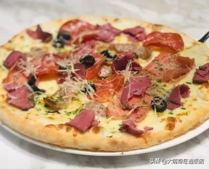 #吃遍大连#披萨的诱惑!一个蕴藏着芝士力量的神物