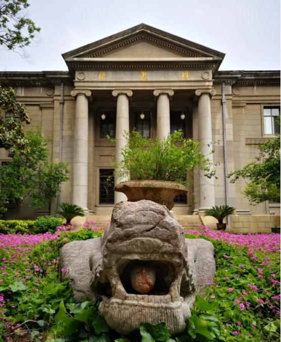 这所“魔法学校”火了!百年底蕴加持,走出200余位院士、多部影视剧来取景