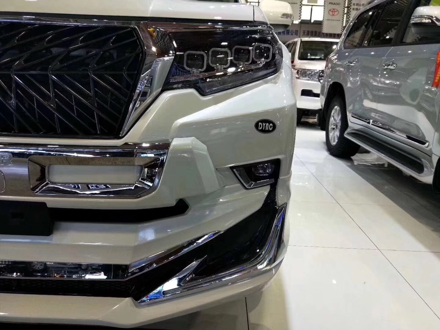 2019款全新中东版丰田霸道4000实车解读，不管是沙石乃至泥泞路面