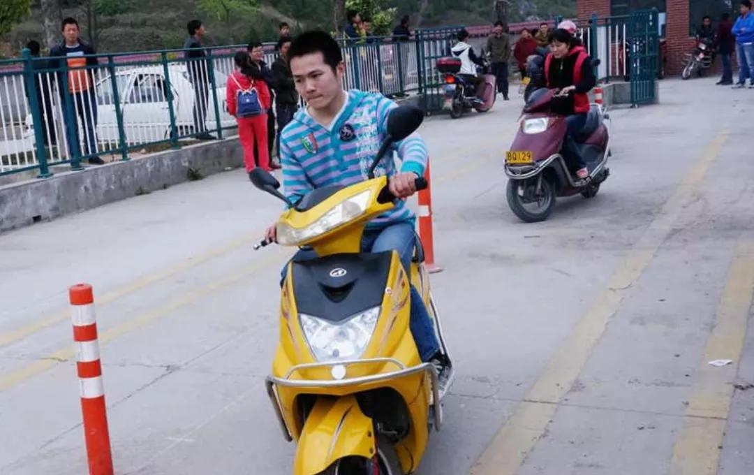 二轮电动车需要考驾照吗,两轮电动车必须考驾照吗