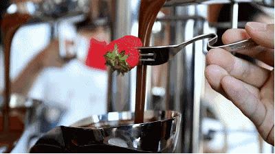 被佘诗曼点名被李云迪拔草！惊艳全球的帆船酒店，迎来华丽新地标