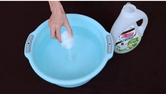 皮衣服发霉怎么处理,皮衣发霉怎么办才能洗掉