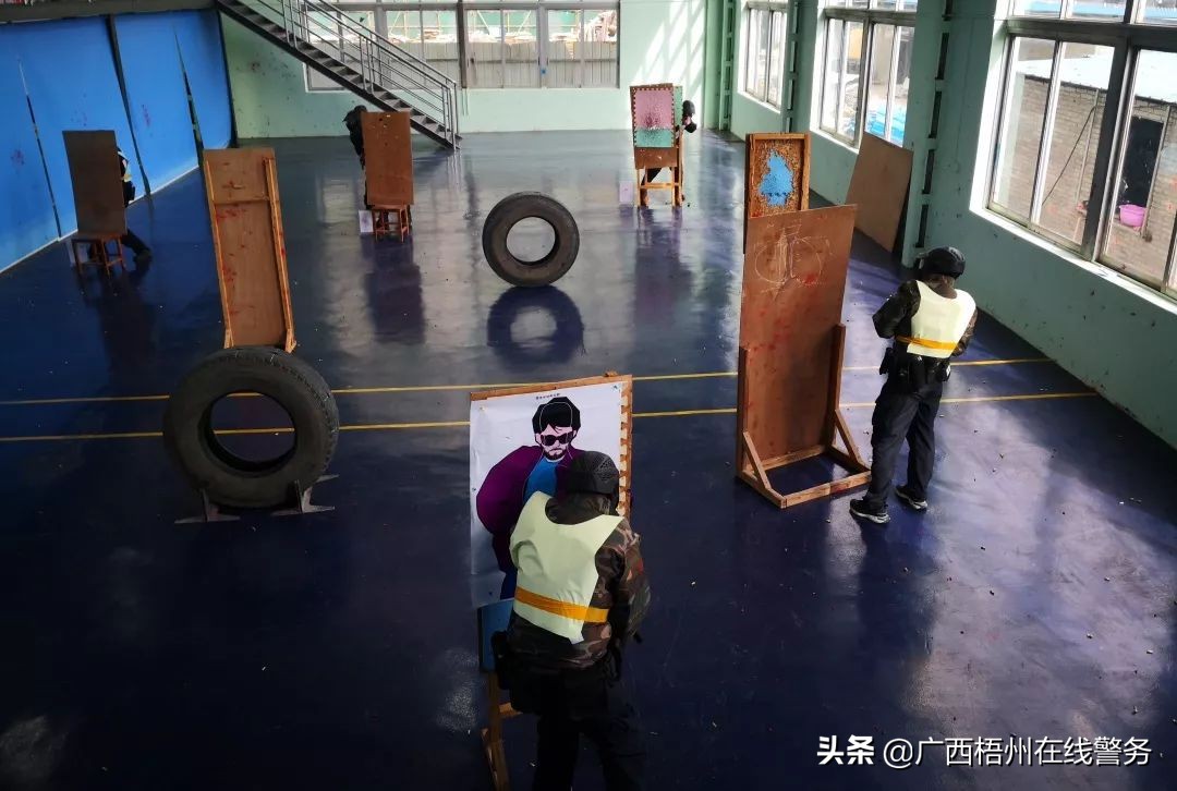 成功举办全市公安警体运动会,全省公安系统第三届警体运动会