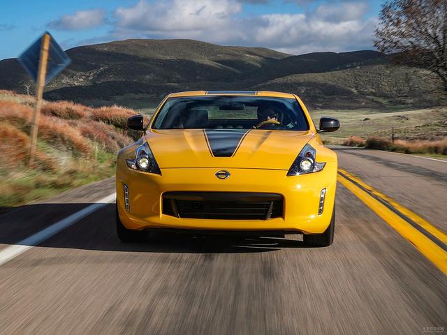 日产370z手动评测,日产新款370z跑车打造