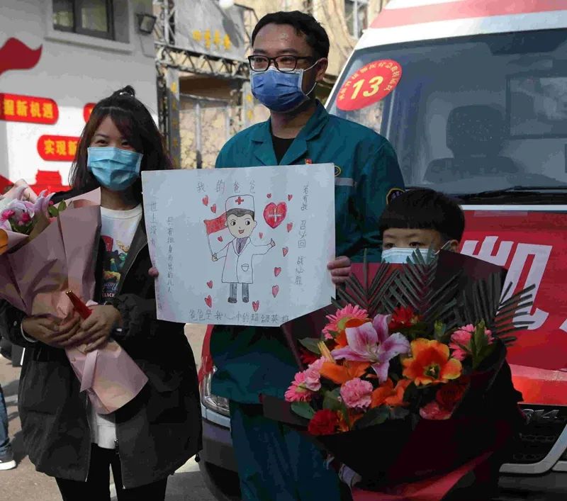 爸爸你是我心中的天使,爸爸你是我心中的一座山